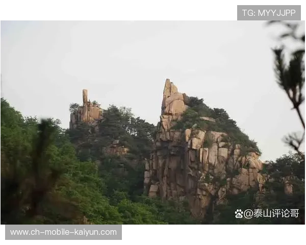 山东泰山多次形成人数优势，攻势十分猛烈