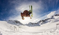 冬奥会自由式滑雪空中技巧资格赛：三跳取两优末位之争激烈，都灵冬奥会自由式滑雪空中技巧